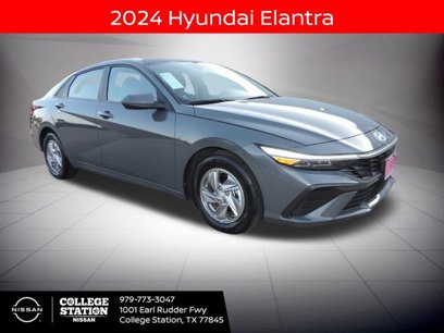 Used 2024 Hyundai Elantra SE