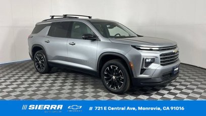 New 2025 Chevrolet Traverse LT w/ Enhanced Driving Package