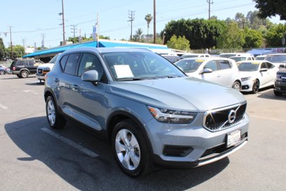 Used 2022 Volvo XC40 T4 Momentum