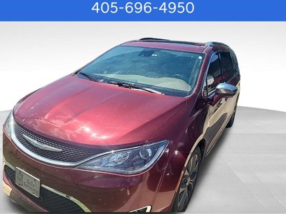Used 2018 Chrysler Pacifica Limited w/ Tire & Wheel Group