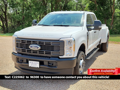 New 2025 Ford F350 4x4 Crew Cab DRW Super Duty