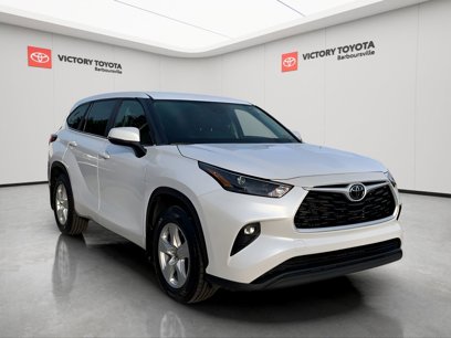 Used 2023 Toyota Highlander LE
