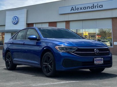 Used 2022 Volkswagen Jetta SE w/ Panoramic Sunroof Package