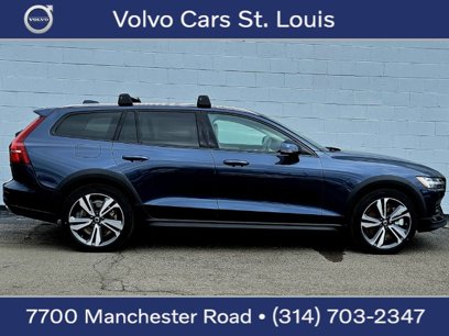 New 2025 Volvo V60 B5 Cross Country Plus w/ Protection Package Premier