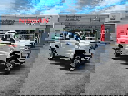 New 2025 Nissan Frontier S