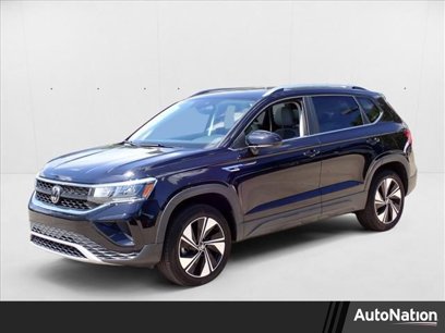 Used 2024 Volkswagen Taos SE w/ Panoramic Sunroof Package