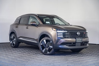 New 2025 Nissan Kicks SR