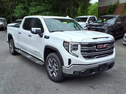 New 2025 GMC Sierra 1500 SLT w/ SLT Premium Package