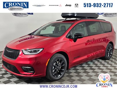 New 2025 Chrysler Pacifica Select