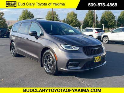 Used 2021 Chrysler Pacifica Touring-L w/ Uconnect Theater Family Group