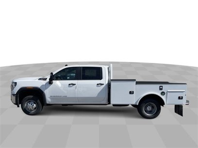 New 2025 GMC Sierra 3500 Pro w/ Convenience Package