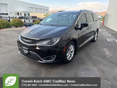Used 2017 Chrysler Pacifica Touring-L Plus w/ Advanced Safetytec Group