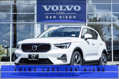 New 2025 Volvo XC40 B5 Core w/ Protection Package Premier