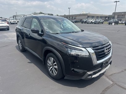 Used 2023 Nissan Pathfinder SL