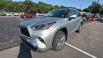 New 2025 Toyota Highlander Platinum