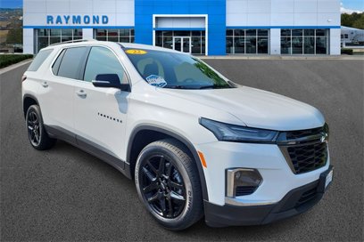 Certified 2022 Chevrolet Traverse LT w/ LPO, Blackout Package