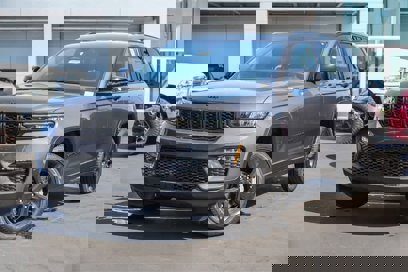 New 2025 Jeep Grand Cherokee Limited w/ Black Appearance Package
