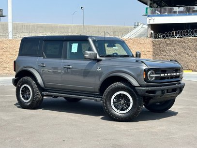 New 2024 Ford Bronco Outer Banks w/ Sasquatch Package