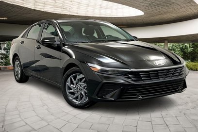 New 2025 Hyundai Elantra Blue