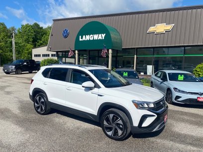 Used 2023 Volkswagen Taos SE w/ Panoramic Sunroof Package