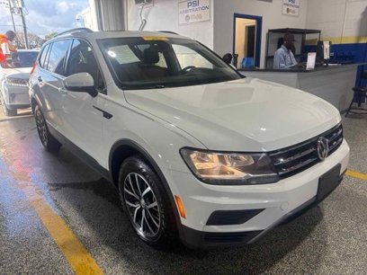 Used 2019 Volkswagen Tiguan SE w/ Panoramic Sunroof Package
