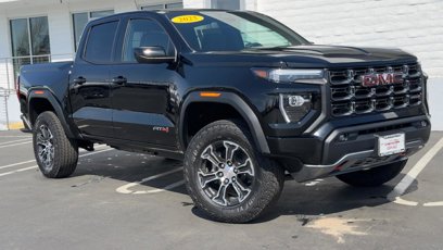 New 2025 GMC Canyon AT4 w/ AT4 Premium Package