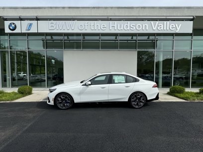 New 2025 BMW i5 xDrive40 w/ M Sport Package
