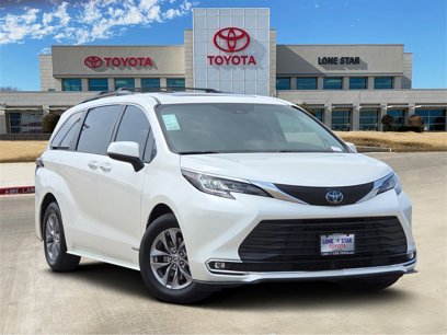 Used 2021 Toyota Sienna XLE
