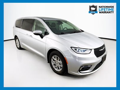 Used 2023 Chrysler Pacifica Touring-L