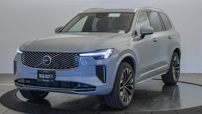 New 2025 Volvo XC90 B5 Plus w/ Protection Package Premier