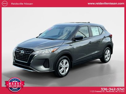 New 2025 Nissan Kicks Play S