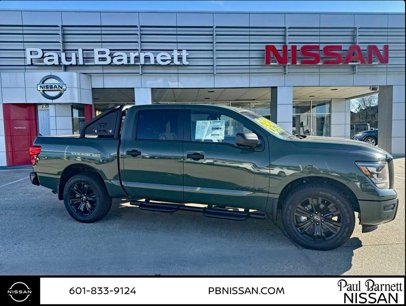 New 2024 Nissan Titan SV w/ SV Bronze Edition Package