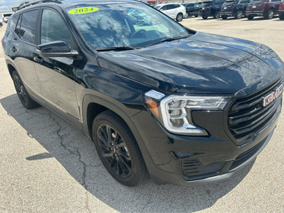 Used 2024 GMC Terrain SLE w/ Driver Convenience Package