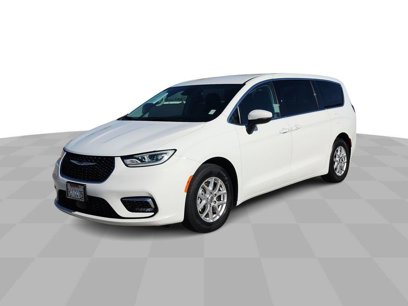 Used 2023 Chrysler Pacifica Touring-L
