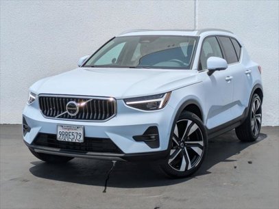 Used 2025 Volvo XC40 B5 Plus w/ Climate Package