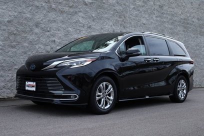 Used 2023 Toyota Sienna Platinum