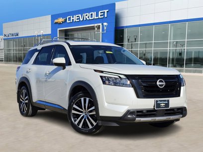 Used 2023 Nissan Pathfinder Platinum w/ Black Appearance Package