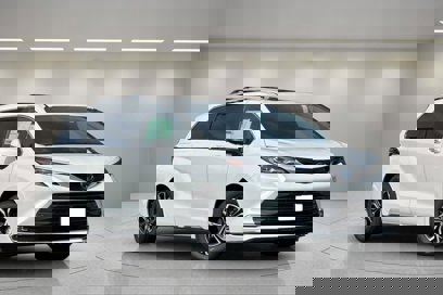 New 2025 Toyota Sienna Platinum