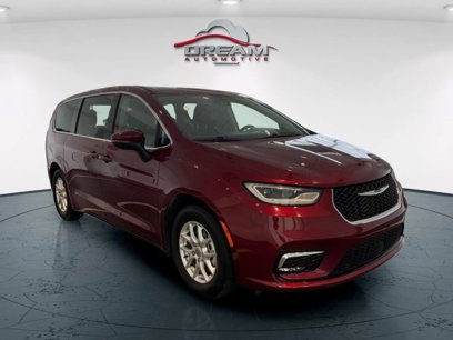 Used 2023 Chrysler Pacifica Touring-L