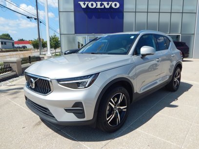 Certified 2025 Volvo XC40 B5 Core
