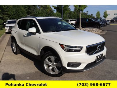 Used 2022 Volvo XC40 T5 Momentum