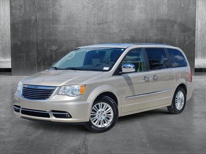 Used 2013 Chrysler Town & Country Limited w/ Luxury Group
