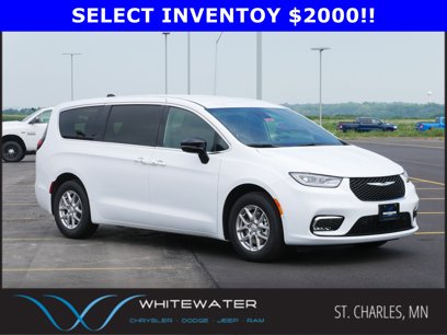 New 2025 Chrysler Pacifica Select