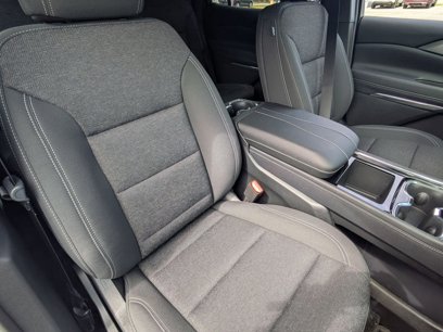 New 2025 Chevrolet Traverse LT w/ Driver Confidence Package