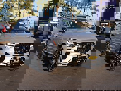 New 2025 Volvo XC60 B5 Plus w/ Climate Package