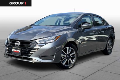 New 2025 Nissan Versa SV w/ Trunk Package