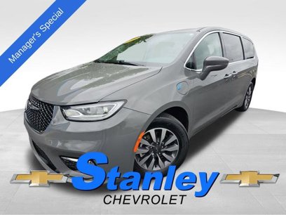 Used 2022 Chrysler Pacifica Touring-L