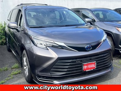 Used 2022 Toyota Sienna LE