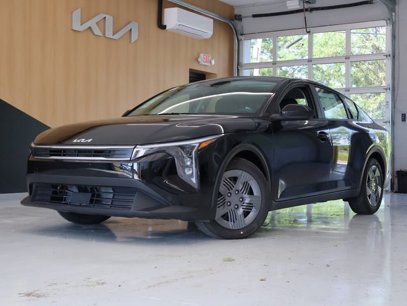 New 2025 Kia K4 LX
