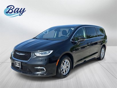 Used 2023 Chrysler Pacifica Touring-L